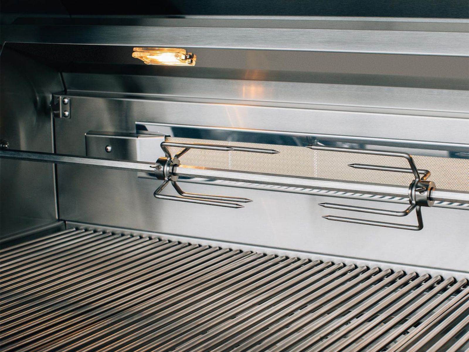 Parrilla de gas American Made Grills Estate de 36 pulgadas y 3 quemadores con quemador infrarrojo trasero y kit de asador 