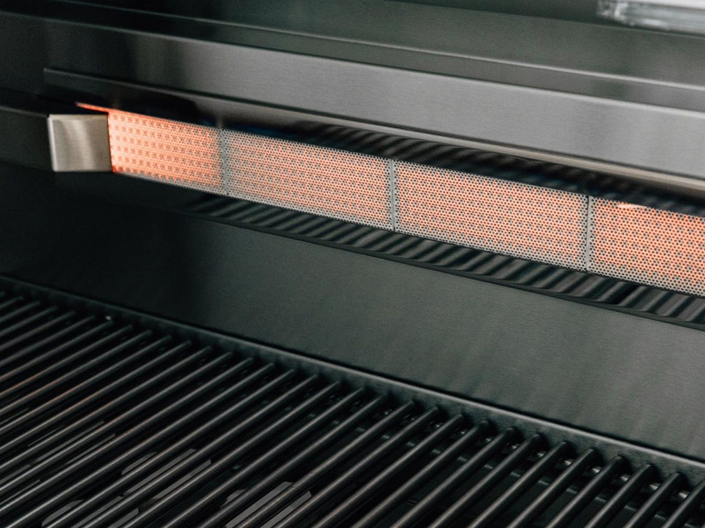 Parrilla de gas American Made Grills Estate de 36 pulgadas y 3 quemadores con quemador infrarrojo trasero y kit de asador 
