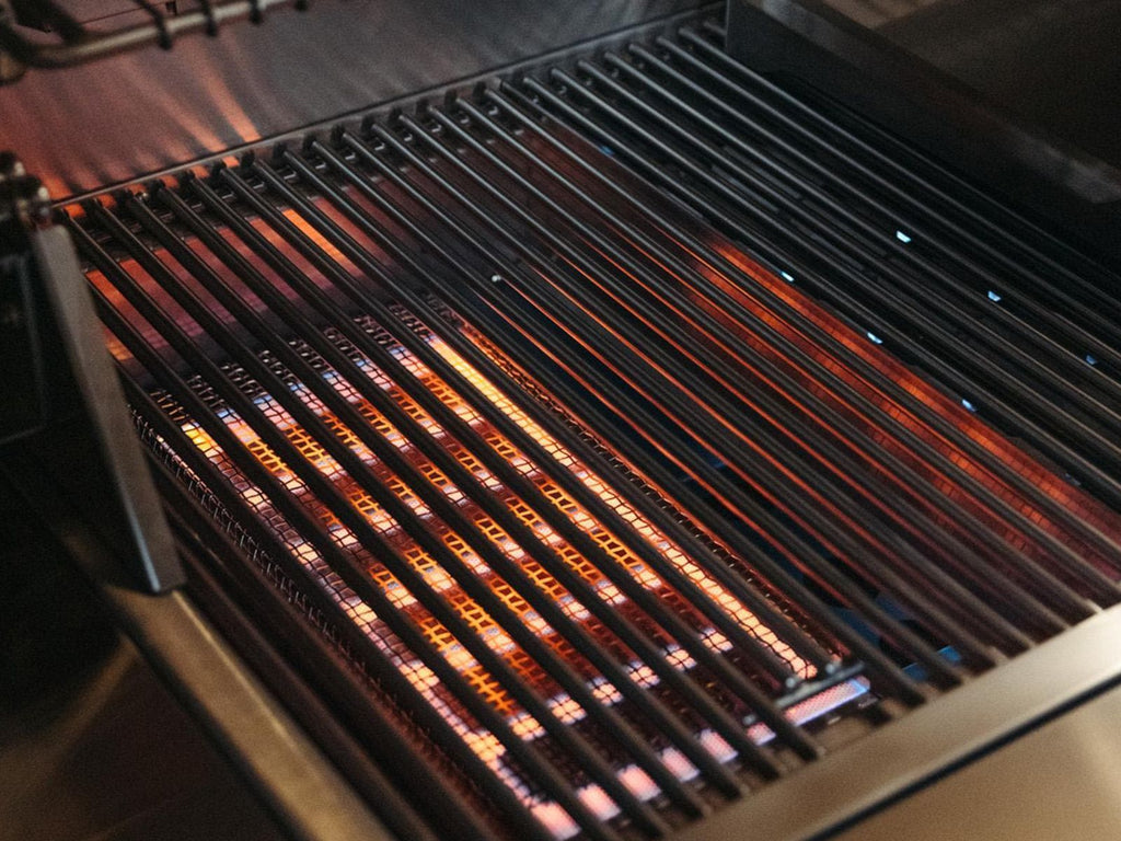 Parrilla de gas American Made Grills Estate de 36 pulgadas y 3 quemadores con quemador infrarrojo trasero y kit de asador 