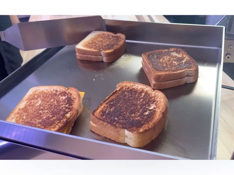 Le Griddle Wee 16-Inch 1800W Built-In / Countertop Electric Griddle