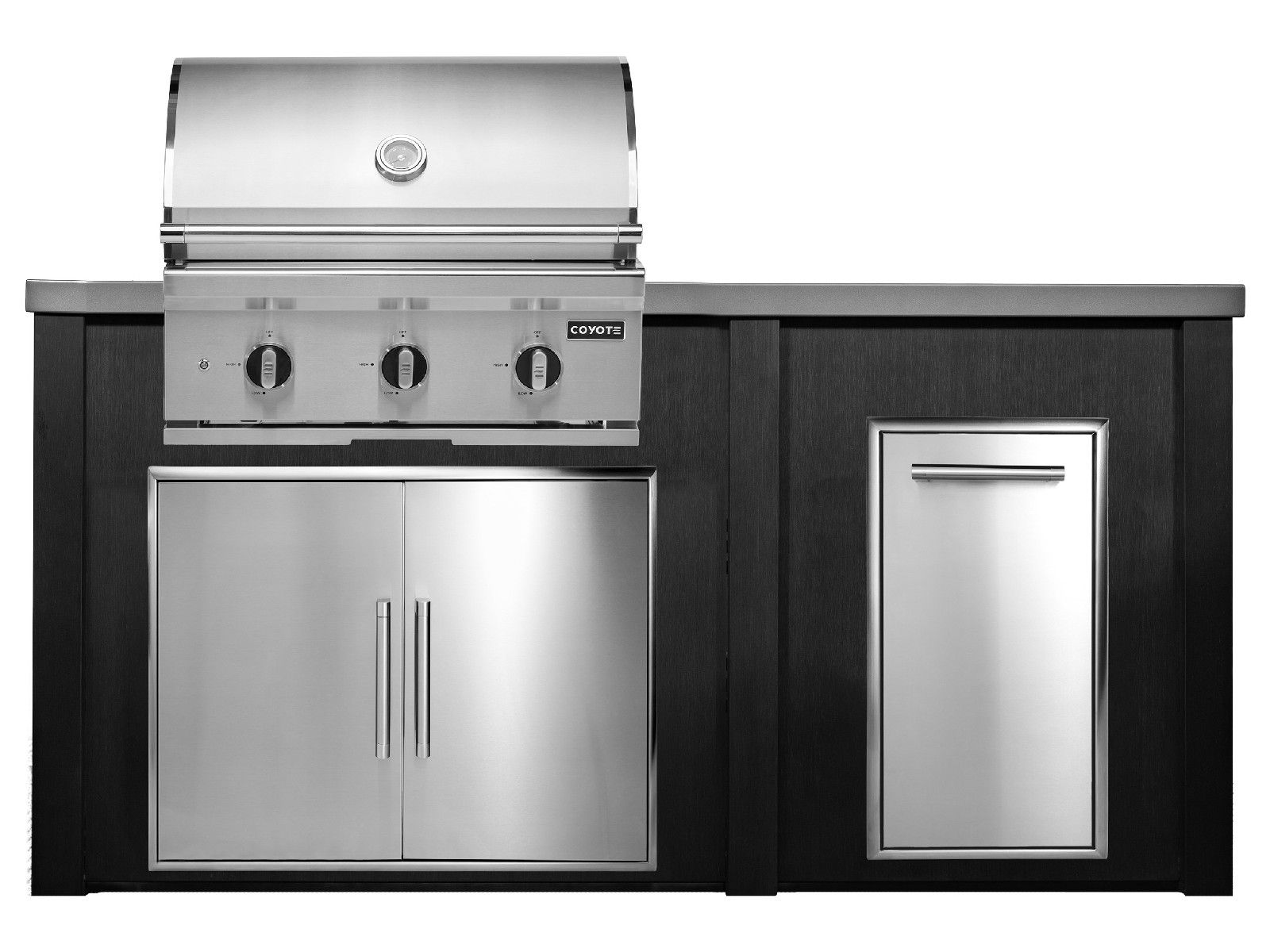 Isla de cocina al aire libre Haven de 6 pies con parrilla Coyote C-Series de 30 pulgadas, puerta de doble acceso y centro de basura - negro cepillado 