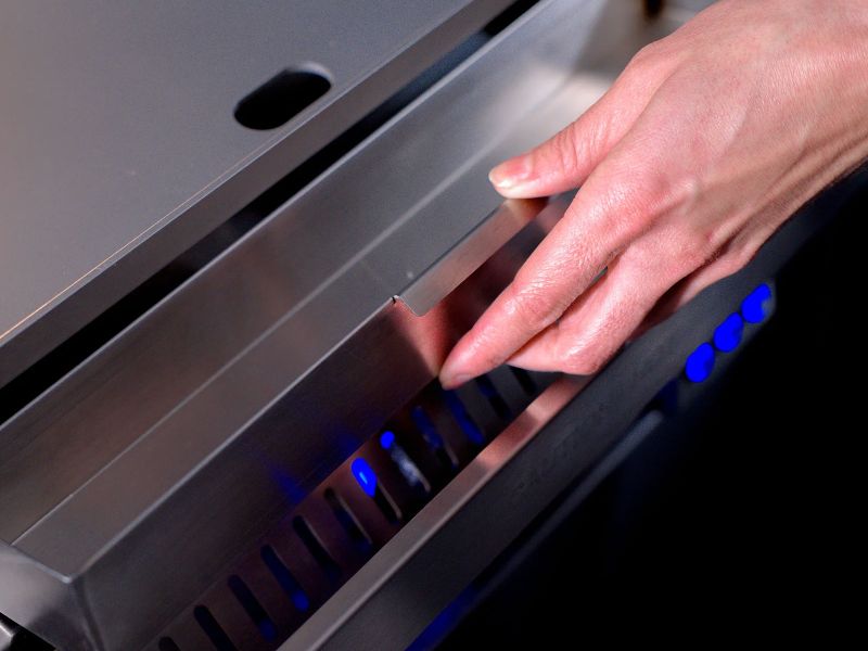 Le Griddle Pro Series 105 41-Inch 3-Burner Freestanding Gas Griddle with Lights - 6mm Plate