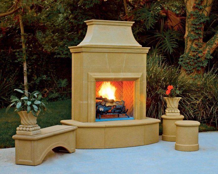 American Fyre Designs Petite Cordova Outdoor Gas Fireplace
